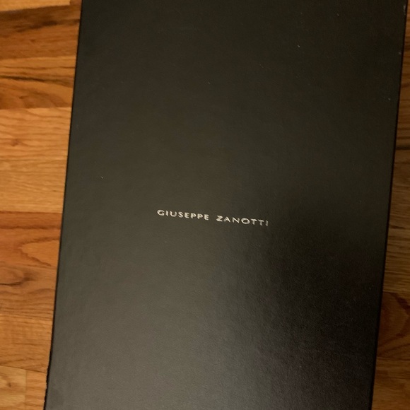 Giuseppe Zanotti Blabber Low-Top Leather Sneakers - Picture 11 of 13